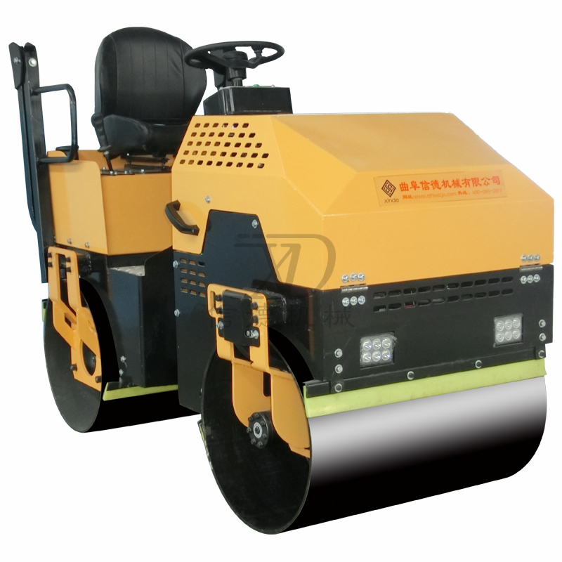 1565430850119456.jpg 2.0T型雙驅壓路機.jpg